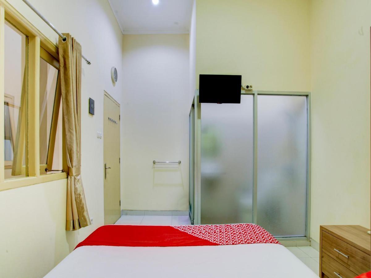 雅加达 Oyo 90141 3A Syariah酒店 外观 照片